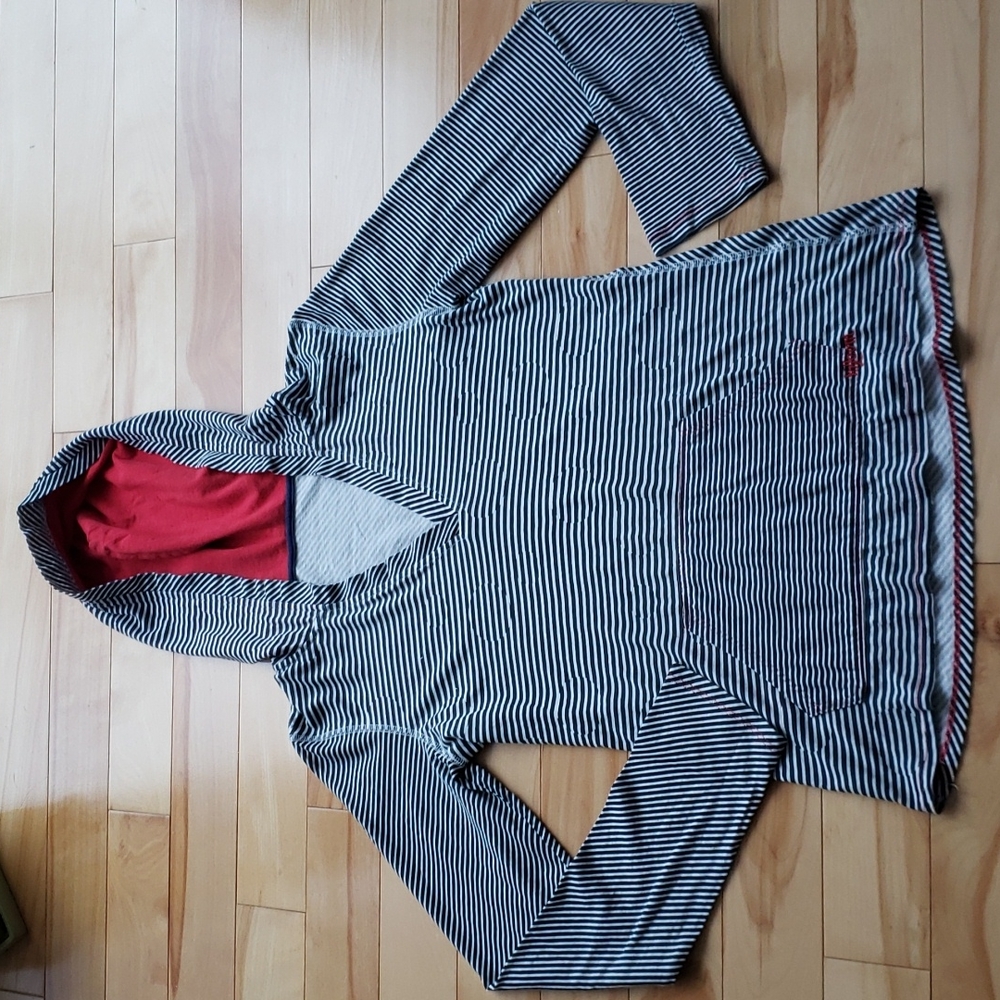 Volcom lightweight hooded top